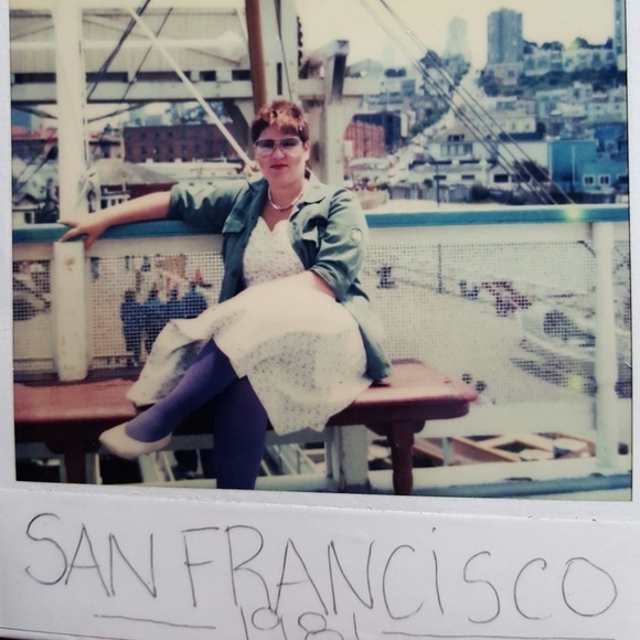 Retired Hairstylist/Make up Artist *Torrid Girl!* - Picture 7 of 12